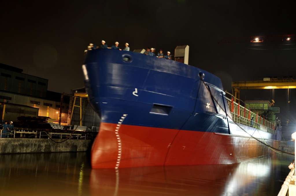 Lisemco joint stock company launched successfully Vessel No.8 SCHILLIG exporting to Germany.